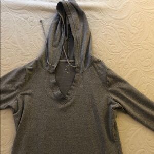 New York & Company Heather Gray Hooded Top